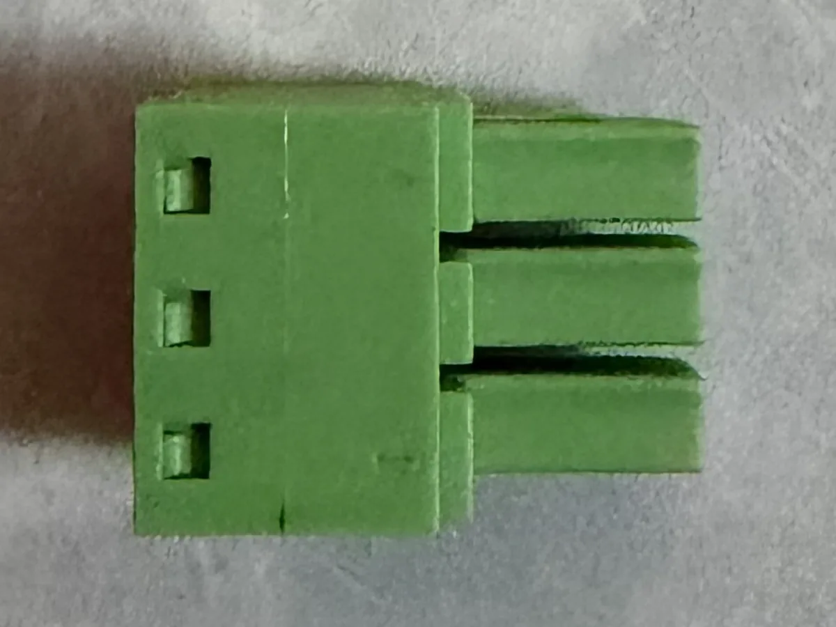 KF15EDGK-3.5 Pluggable terminal block with locking latch