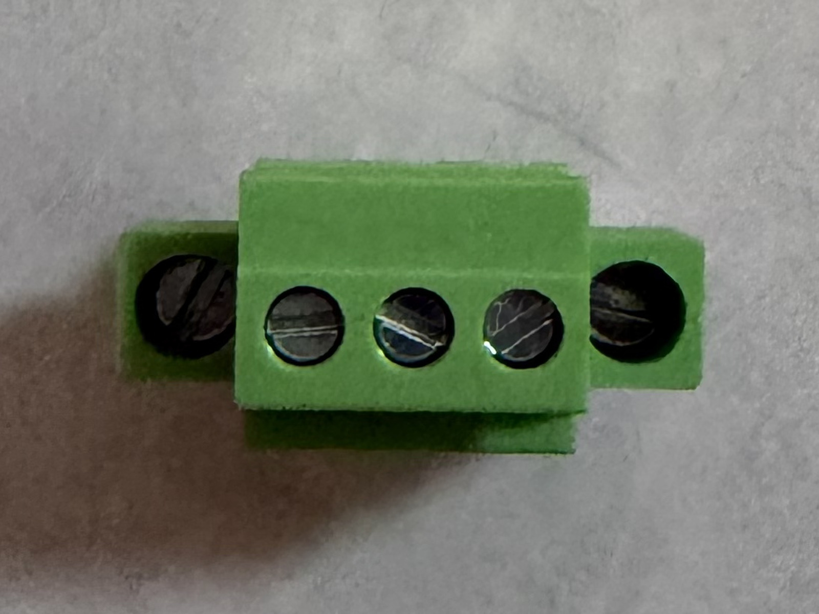 KF15EDGKA(B)M-3.81 Screw-clamp pluggable terminal block with latch and flange