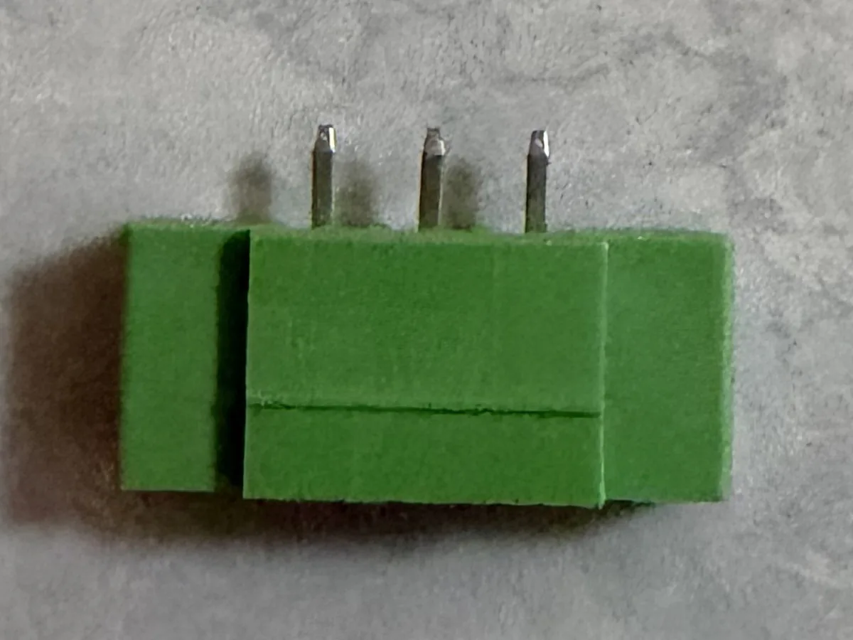 KF15EDGKP-3.81 Pluggable terminal block with latch and flange