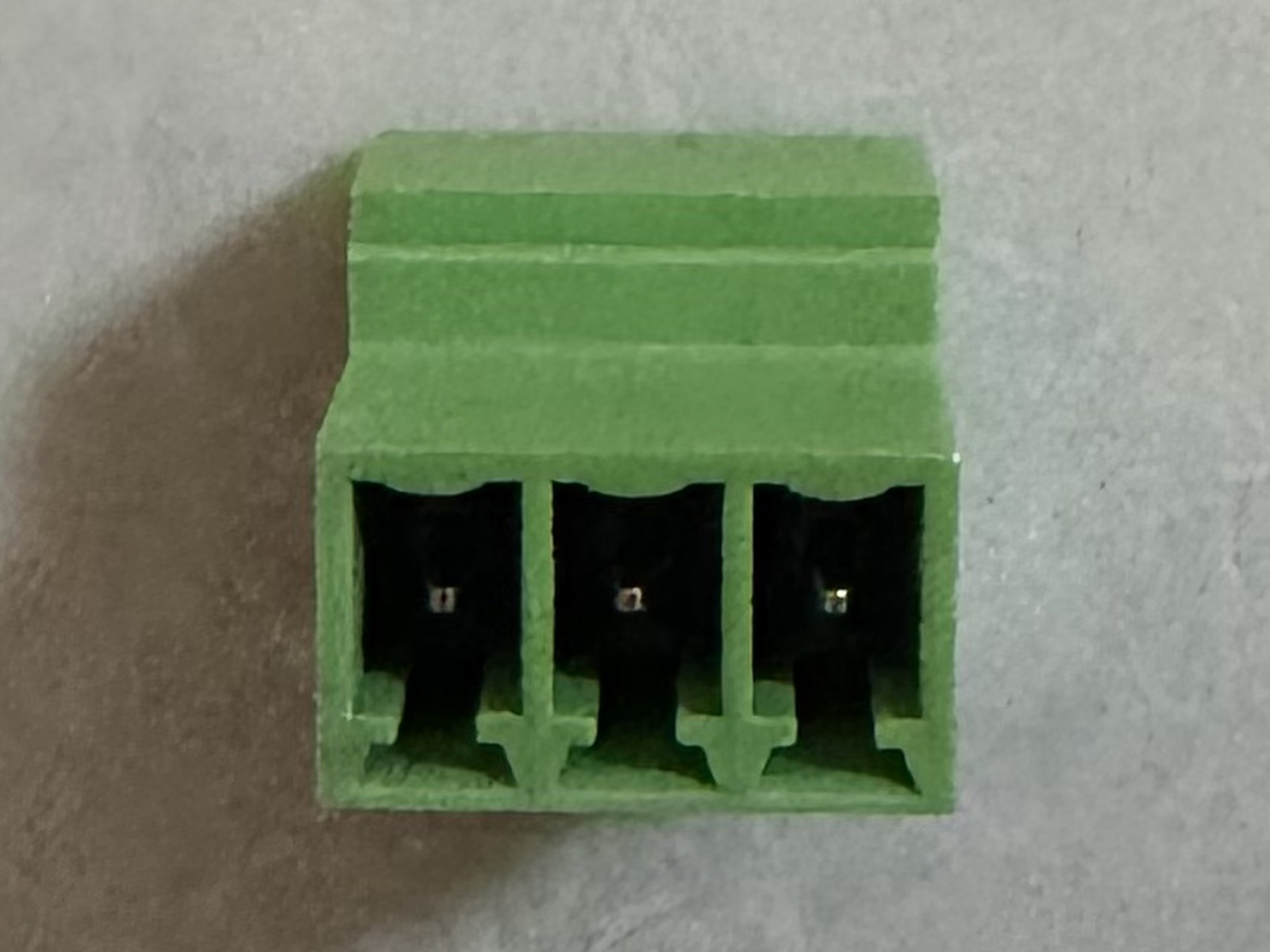 KF15EDGRK-3.81 Right-angle pluggable terminal block with latch