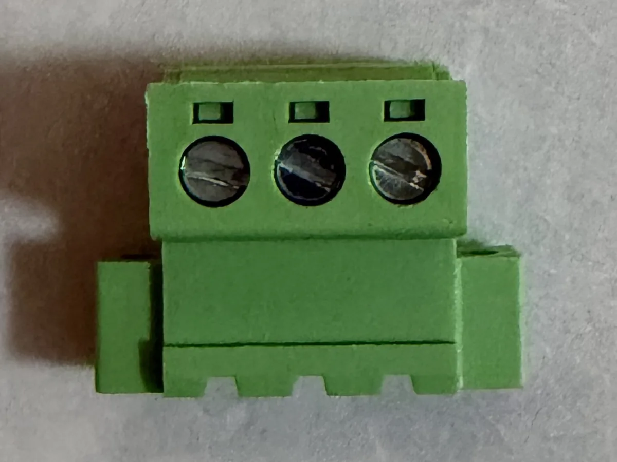 KF2EDGRKP-5.08 Right-angle pluggable terminal block with latch and flange